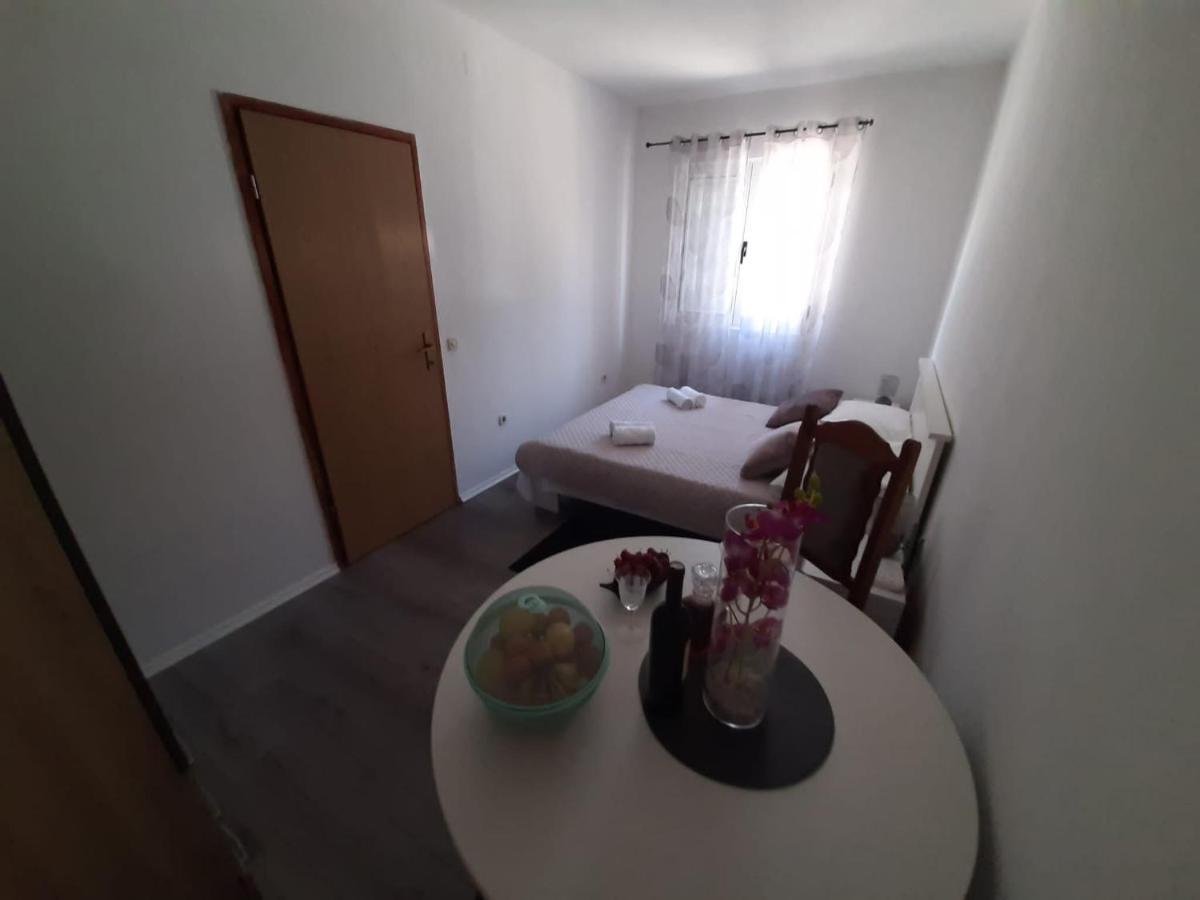 Apartman Jadranka Rogotin Exteriér fotografie