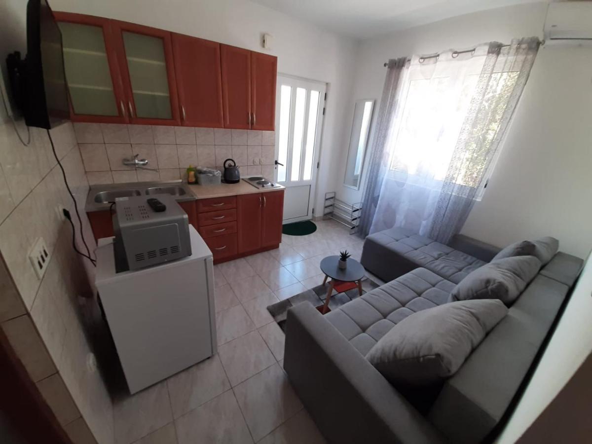 Apartman Jadranka Rogotin Exteriér fotografie